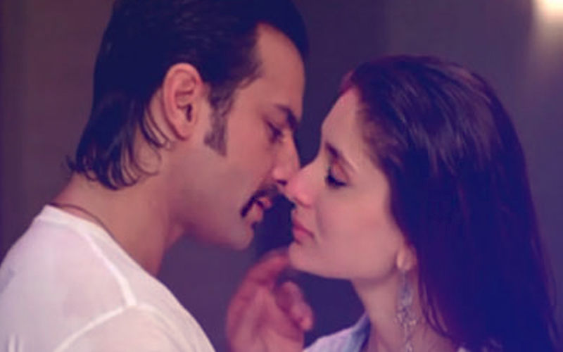 Did You Know? Kareena Kapoor Refuses To Kiss Saif Ali Khan Nowadays