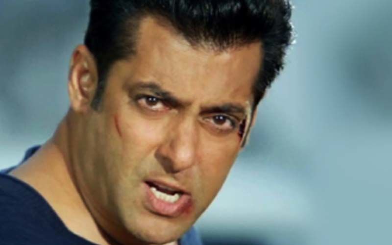 Salman Khan Snatches Phone After Selfie-Seeker Pesters Him; Netizens Ask Why This Attitude, Bro?