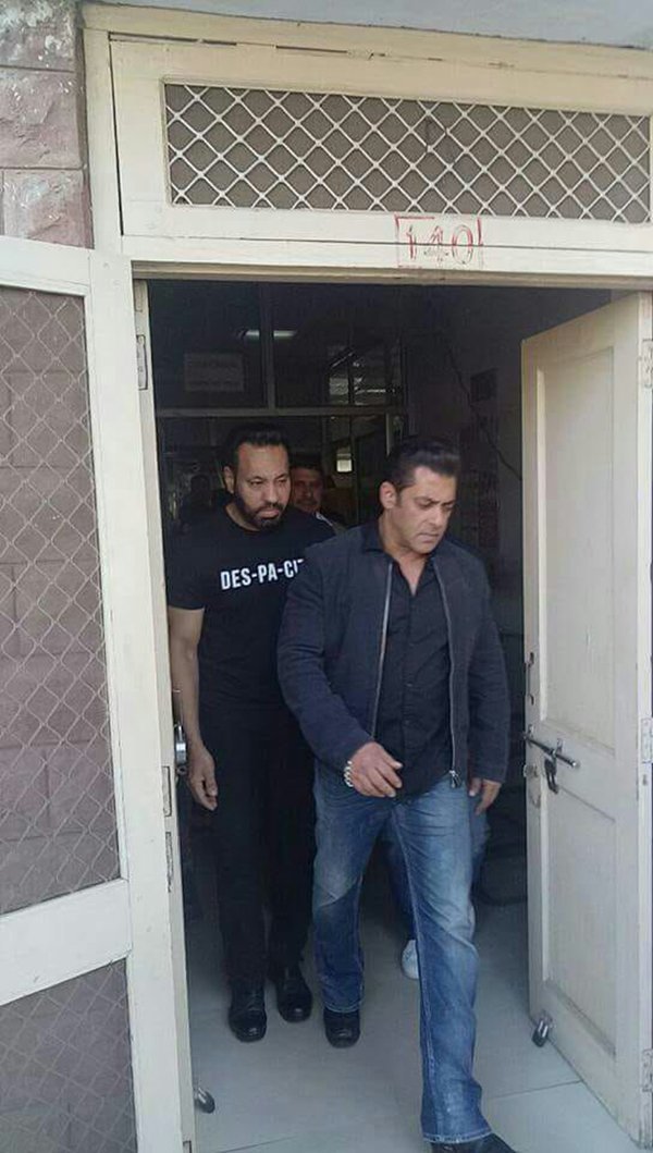Salman Khan Enters Jail Again Salman Khan Enters Jail Again