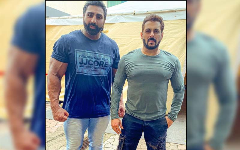 Tiger 3: Salman Khan Looks Suave In A New Picture From The Sets Of His Upcoming Action Flick