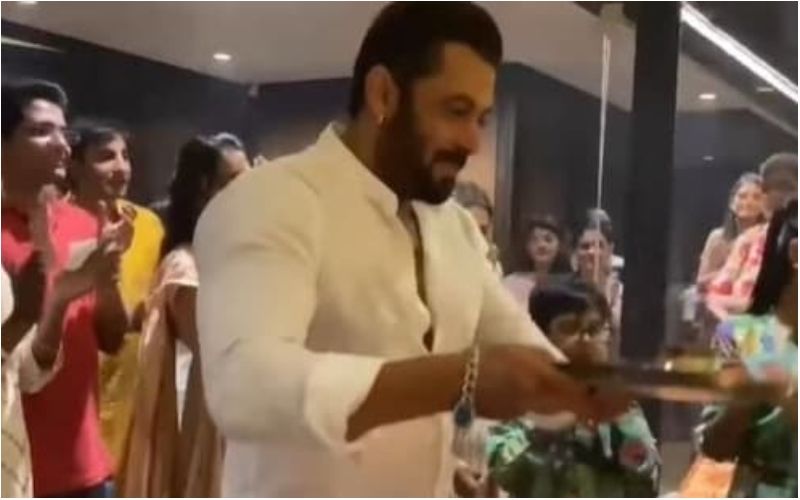 Ganesh Chaturthi 2022: Salman Khan Performs Aarti At Sister Arpita Khan’s Home; Shares An INSIDE Video From Grand Celebrations-WATCH
