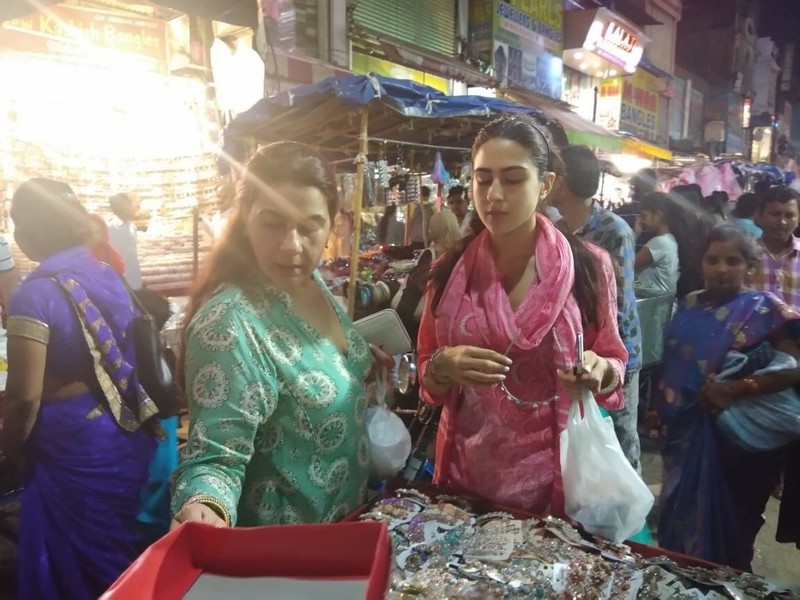 Sara Ali Khan With Mom Amrita Singh