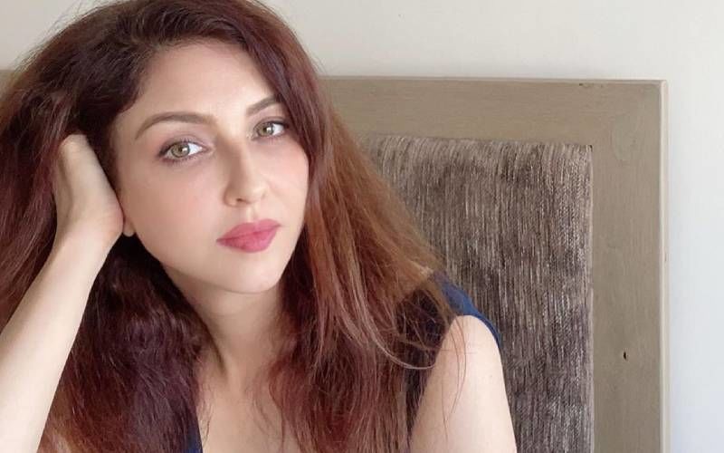 Bhabhiji Ghar Par Hain: Saumya Tandon's Personal Hair-Dresser Tests Positive For Coronavirus; Actress Asked To Take A Break