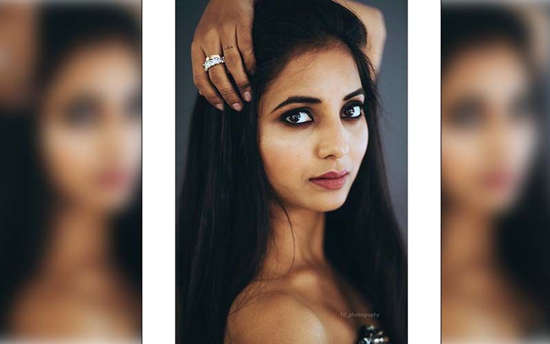 Sayali Sanjeev's Looks Hot In This Off Shoulder And Her Smoky Piercing Eyes