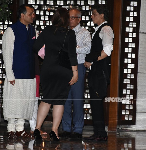 Shah Rukh Khan walked in with his wife Gauri Khan