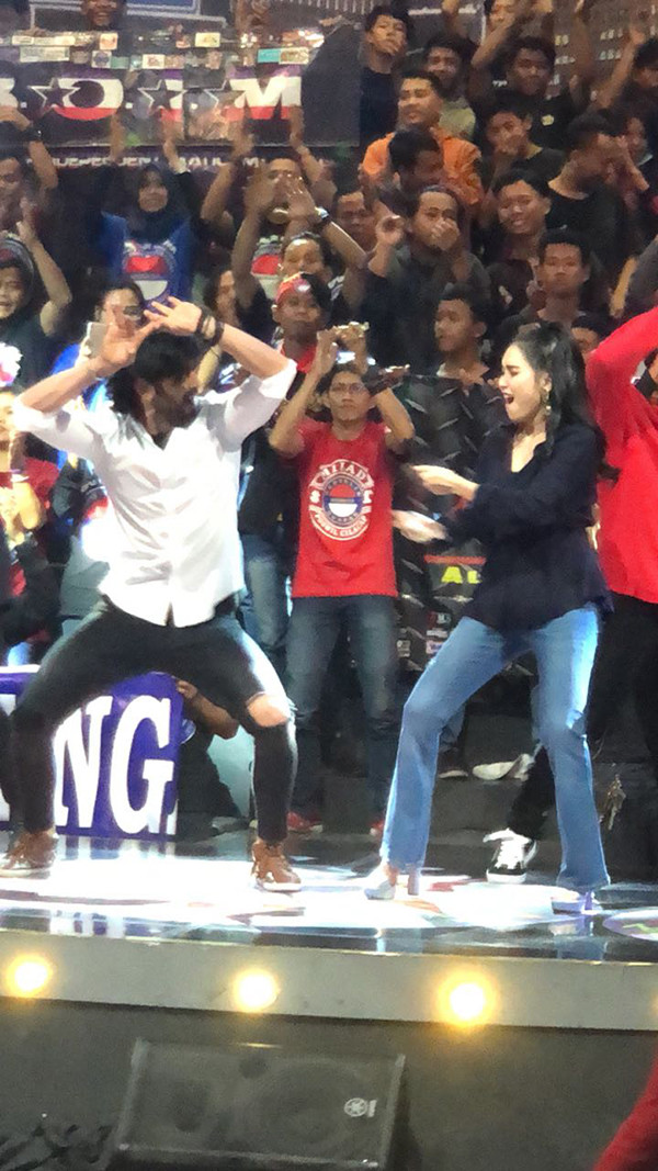 Shashank Vyas Dancing With Ayu Ting Ting