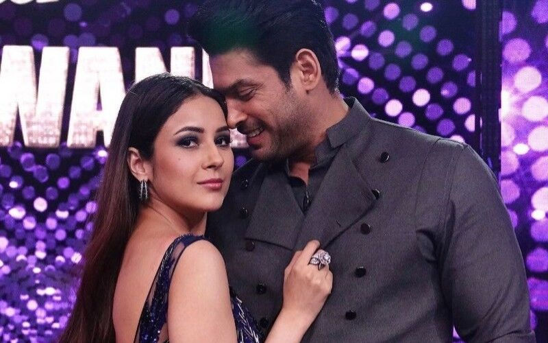 Shehnaaz Gill Sings ‘Kaise Hua’ From Kabir Singh, Fans Miss Sidharth Shukla; ‘Tear's In My Eyes! Miss U Our Star Sidharth’