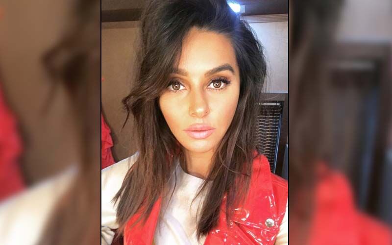 Shibani Dandekar Says 'Women Empowerment Is Like A Double-Edged Sword'; Adds That It Is Important To Keep Looking Forward Instead Of Nitpicking