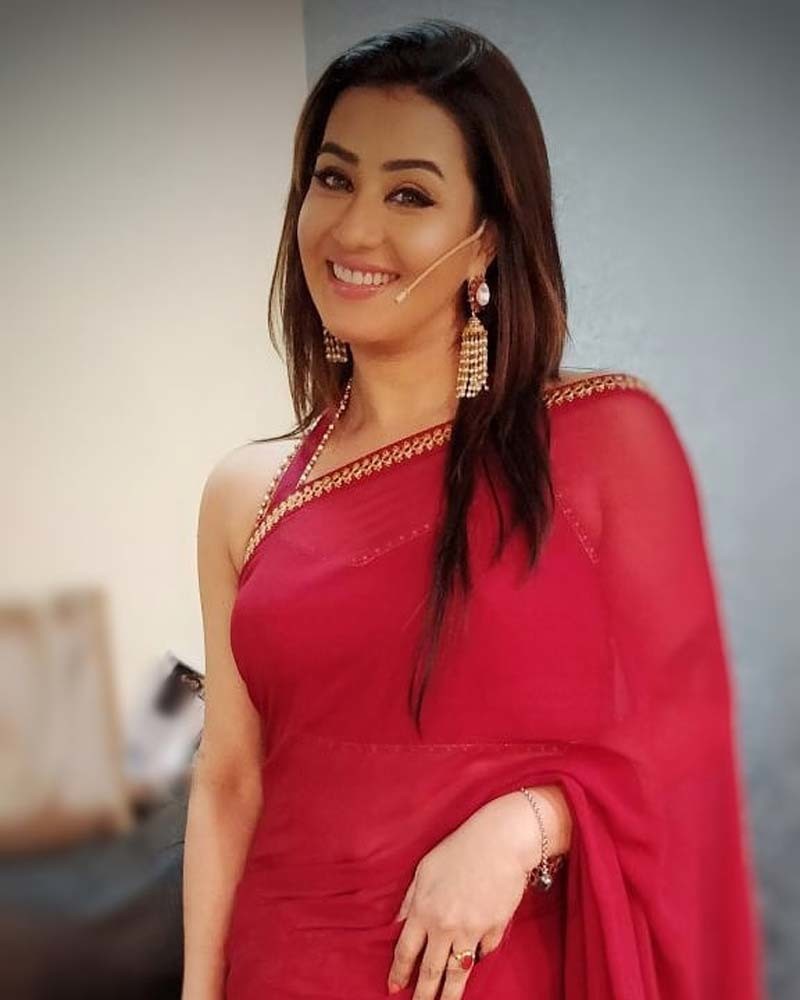 Shilpa Shinde Looks Gorgeous In Red.