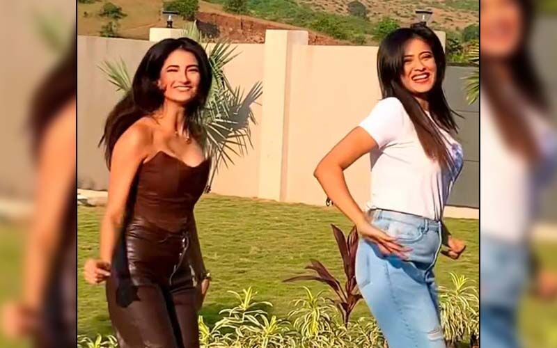 Shweta Tiwari Dances With Daughter Palak Tiwari On Her Song 'Bijlee Bijlee'; Fans Say, 'Uffff Mum And Daughter Duo Killing It' -Watch Video