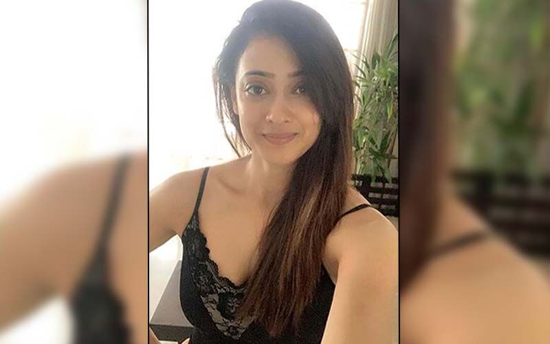 Shweta Tiwari Opens Up About Her 'Ripped Abs' In Photos: 'My Abs Are Defined For Two Days And I Am Bloated For The Next Four'