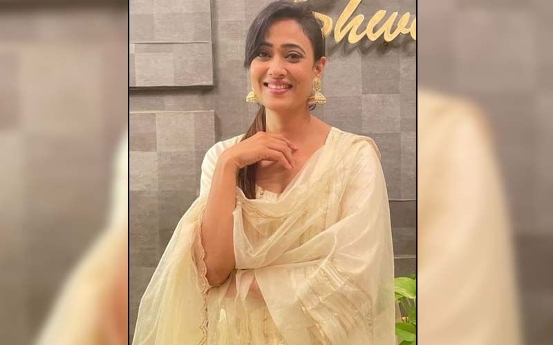 Shweta Tiwari Lands In Trouble After Video Of Her Saying 'Mere Bra Ki Size Bhagwan Le Rahe Hai' Goes Viral; Madhya Pradesh Minister Asks For Detailed Report