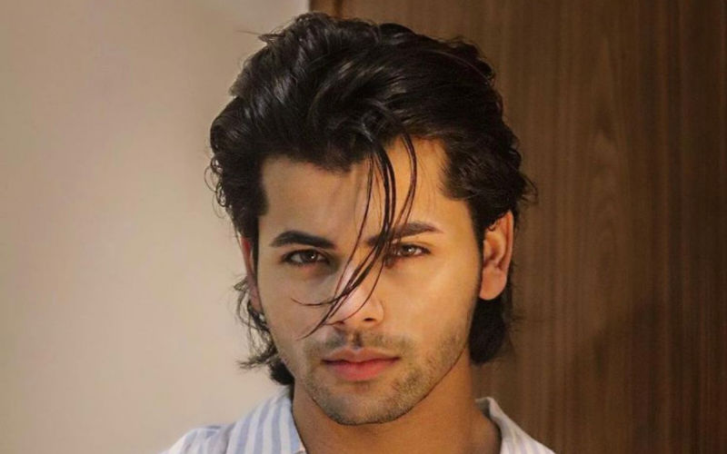 WOW! Siddharth Nigam Surprises His Fans With Thirteen Backflips In Thirteen Seconds, Fan Says, ‘Wow I Can't Believe It’!