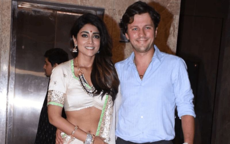 South Star Shriya Saran Finally Introduces Russian Husband To Indian Media, Kisses Him On Lips  In Front Of Paps