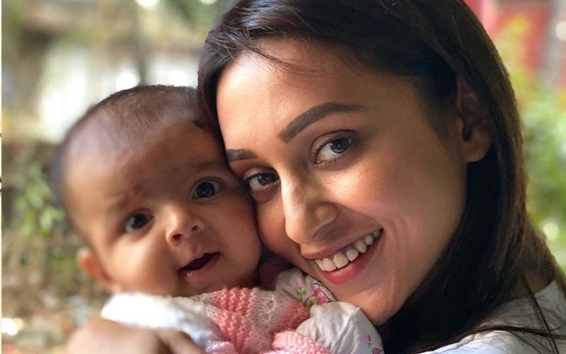 ‘Masi’ Mimi Chakraborty Shares Picture With Her Newborn Niece, Says ‘Can’t Believe’