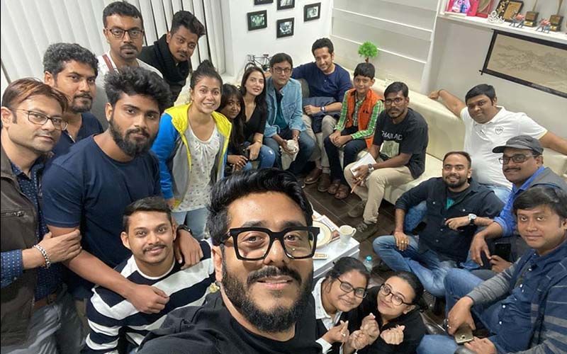 Habi Gabji: Director Raj Chakraborty Shares Picture With The Team Of His Next Film