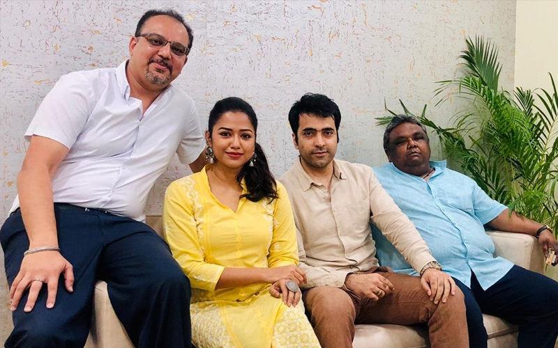 Agantuk: Abir Chatterjee Shares Pictures With The Star Cast From Shooting Set, See Here