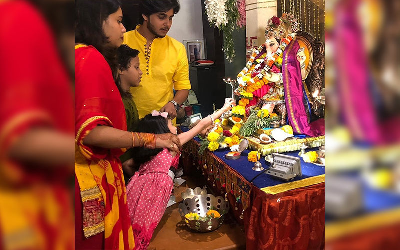 Ganesh Chaturthi 2019: Khari Biscuit Stars Visit Ganpati Bappa At Abhinay Berde's Home