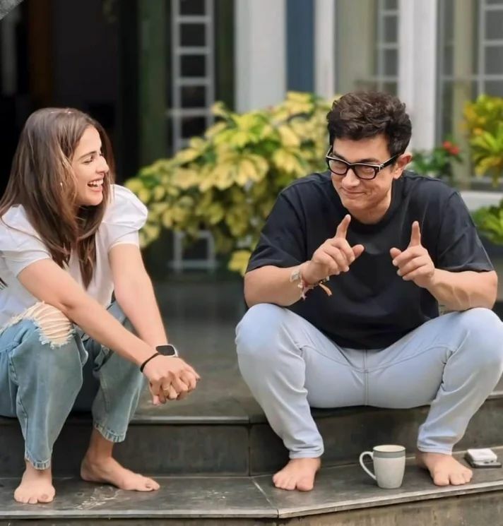 Aamir Khan-Genelia D'Souza's Smiling Picture From Sitaare Zameen Par Goes Viral! Netizens In Awe Of Their Cute Chemistry