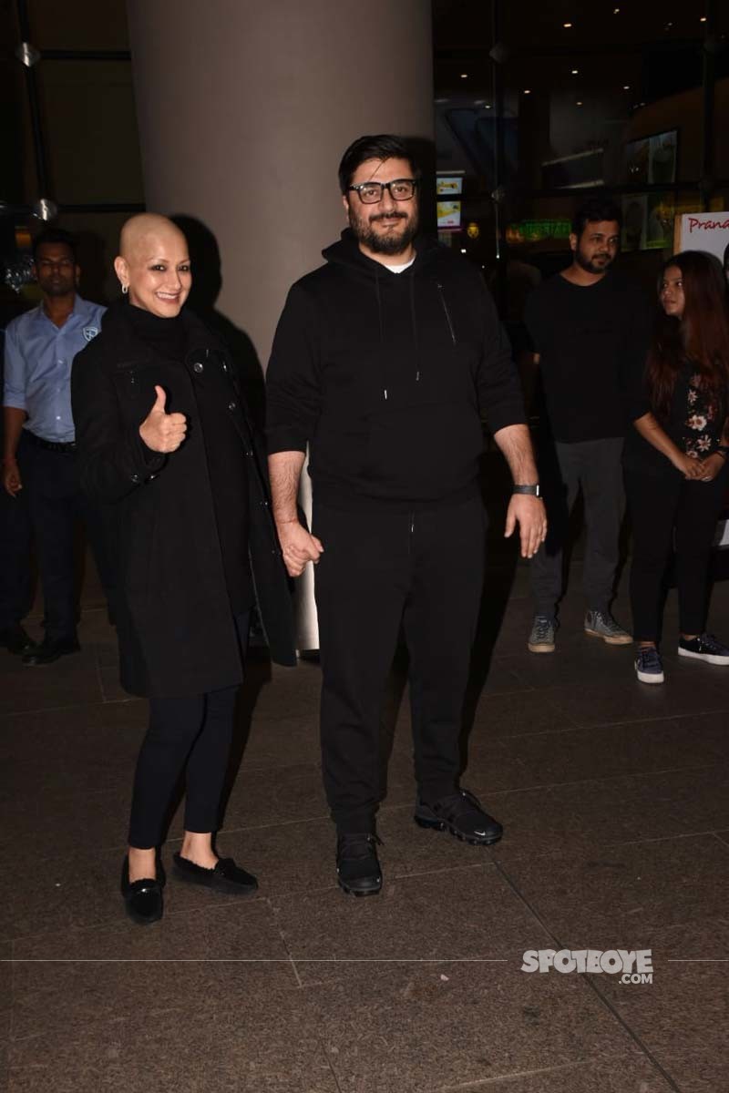 Sonali Bendre And Goldie Behl At Mumbai Airport