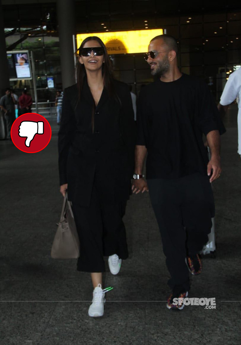 Sonam Kapoor And Anand Ahuja Snapped At Mumbai Airport