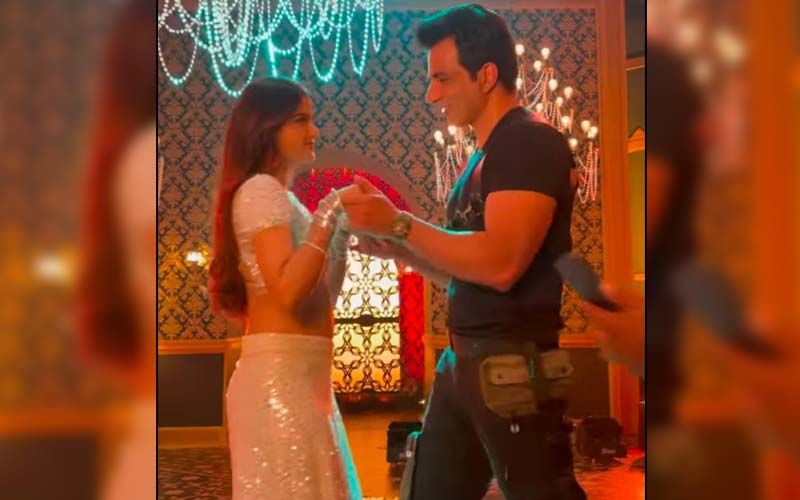Sonu Sood Dances To 'Tum To Thehre Pardesi' With Niddhi Agerwal, But There's A Twist-WATCH