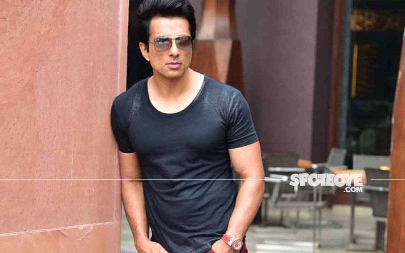 Sonu Sood Saves A Life By Arranging For An Air Ambulance For A Critically Ill Coronavirus Positive Girl; #Respect