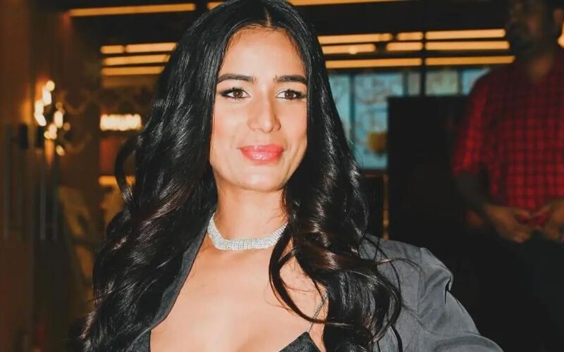 Poonam Pandey’s Mom Vidhya Pandey Says, "Main Itni Seedhi Saadhi Aur Poonam...?"