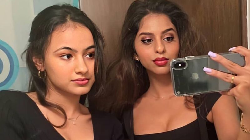 Shah Rukh Khan’s Daughter Suhana Khan Is All Shades Glamour In Her Latest Mirror Selfie; Picture Inside