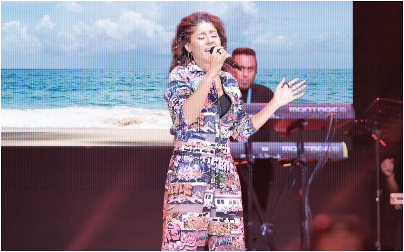 Sunidhi Chauhan Sets The Pulses Racing With Her Energetic Performance At ‘Sunteck Beach Residences’ SBR-DETAILS INSIDE