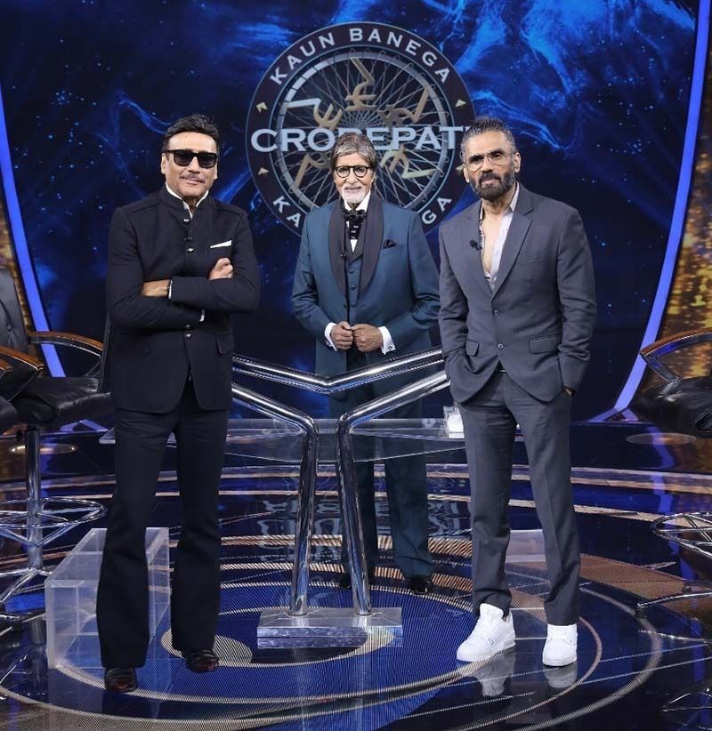 Kaun Banega Crorepati 13: Suniel Shetty Flexes His Muscles Along With Jackie Shroff To Impress Amitabh Bachchan