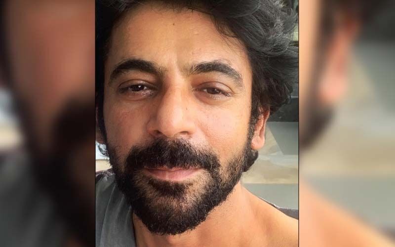 Sunil Grover Gets Discharged From Hospital After Heart Surgery, Comedian Waves And Assures Fans That He Is Fine -VIDEO INSIDE