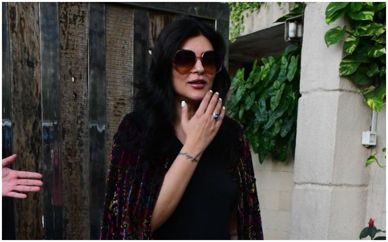 OMG! Sushmita Sen Was Unable To Speak And Smile In Front Of Paps For THIS Reason - WATCH VIDEO