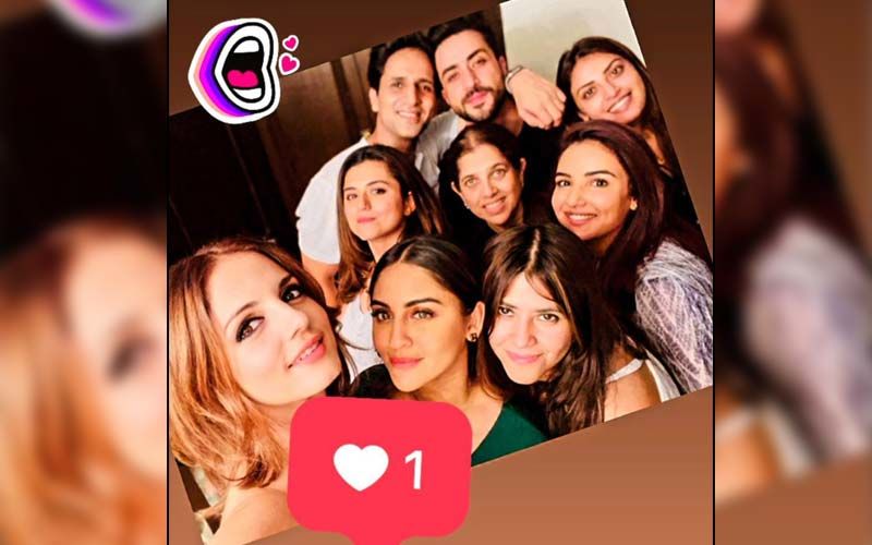 Hrithik Roshan's Ex-Wife Sussanne Khan Shares Picture With Rumoured Boyfriend And Aly Goni's Brother Arslan Goni; Don't Miss Aly And Jasmin Bhasin In The Pic