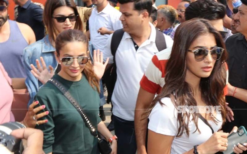 Housefull 4 Express: Amid Crazy Crowd, Akshay Kumar Holds Nitara In His Arms As Film's Cast Arrives At New Delhi Station