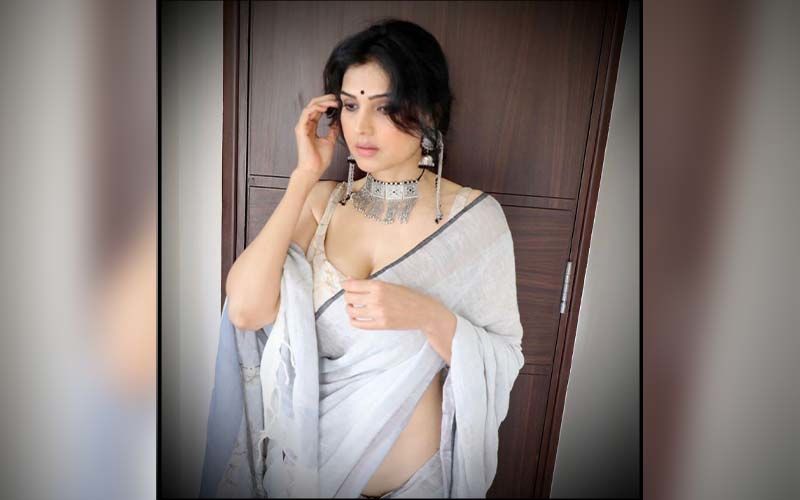 Actress Trupti Toradmal Flaunts Her Cleavage In A Sultry Cocktail Dress On Social Media