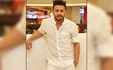 Anindiya Chatterjee Gets A Treat From His Friend Mimi Chakraborty