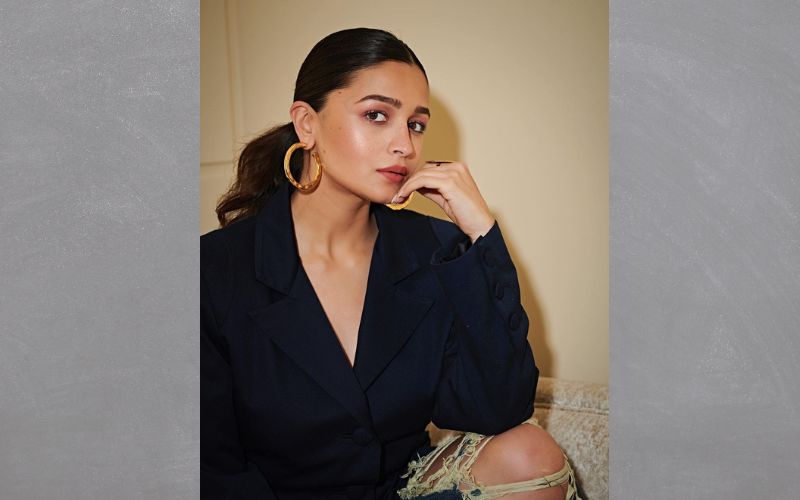 OMG! Soon-To-Be Mommy Alia Bhatt Looks Breathtaking As She Nails Her All-black Look; Are Y’all Taking Notes?- WATCH PICS