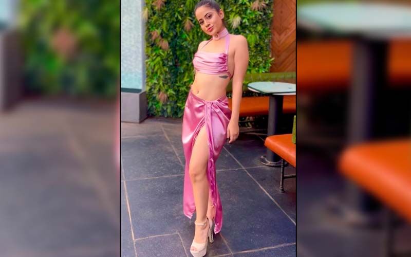 Urfi Javed Gets Brutally Trolled After She Designs A Pink Co-Ord Satin Dress; Netizen Says 'Koi Dhank Ke Kapde Le' -VIDEO INSIDE