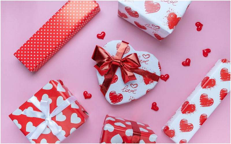 Valentine’s Day 2023 Gift Ideas: Checkout These Romantic Gifting Options For Your Girlfriend Or Boyfriend To Make THE-Day More Special-READ BELOW