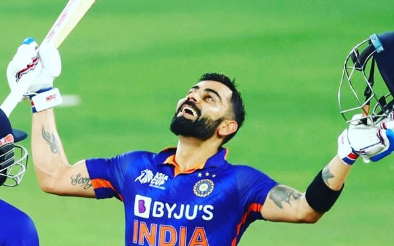 INDIA Vs PAKISTAN: Anushka Sharma Cannot Stop CRUSHING Over Hubby Virat Kohli As He Rescues India With A Cracker Of An Innings At T20 World Cup