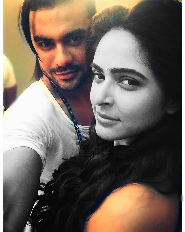 Vishal Aditya Singh Shares A Selfie With Madhurima Tuli