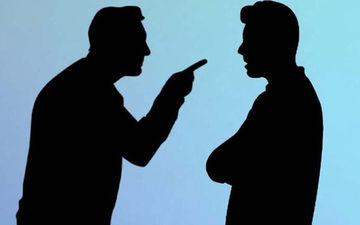 Actor Fights With Filmmaker, Refuses To Reshoot