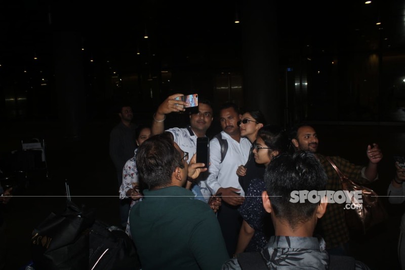 Deepika With Fans Deepika With Fans