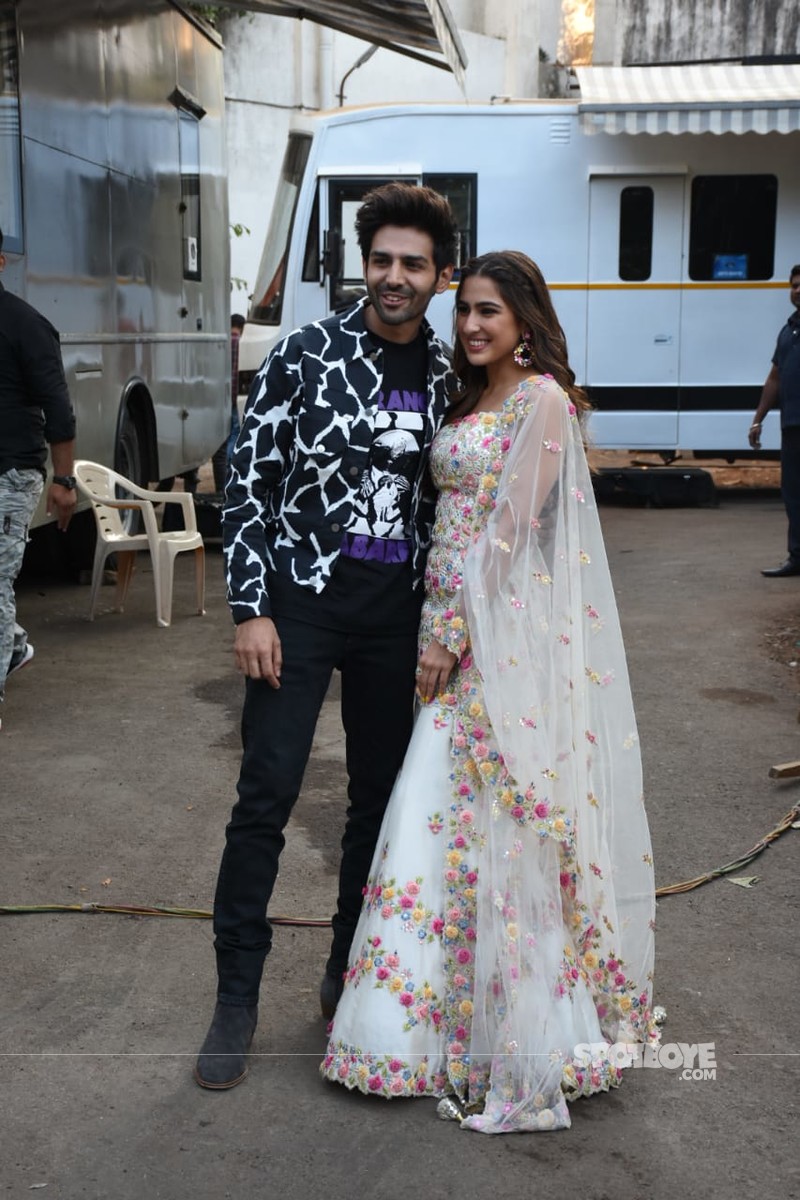 Kartik Aaryan and Sara Ali Khan at Love Aaj Kal promotions