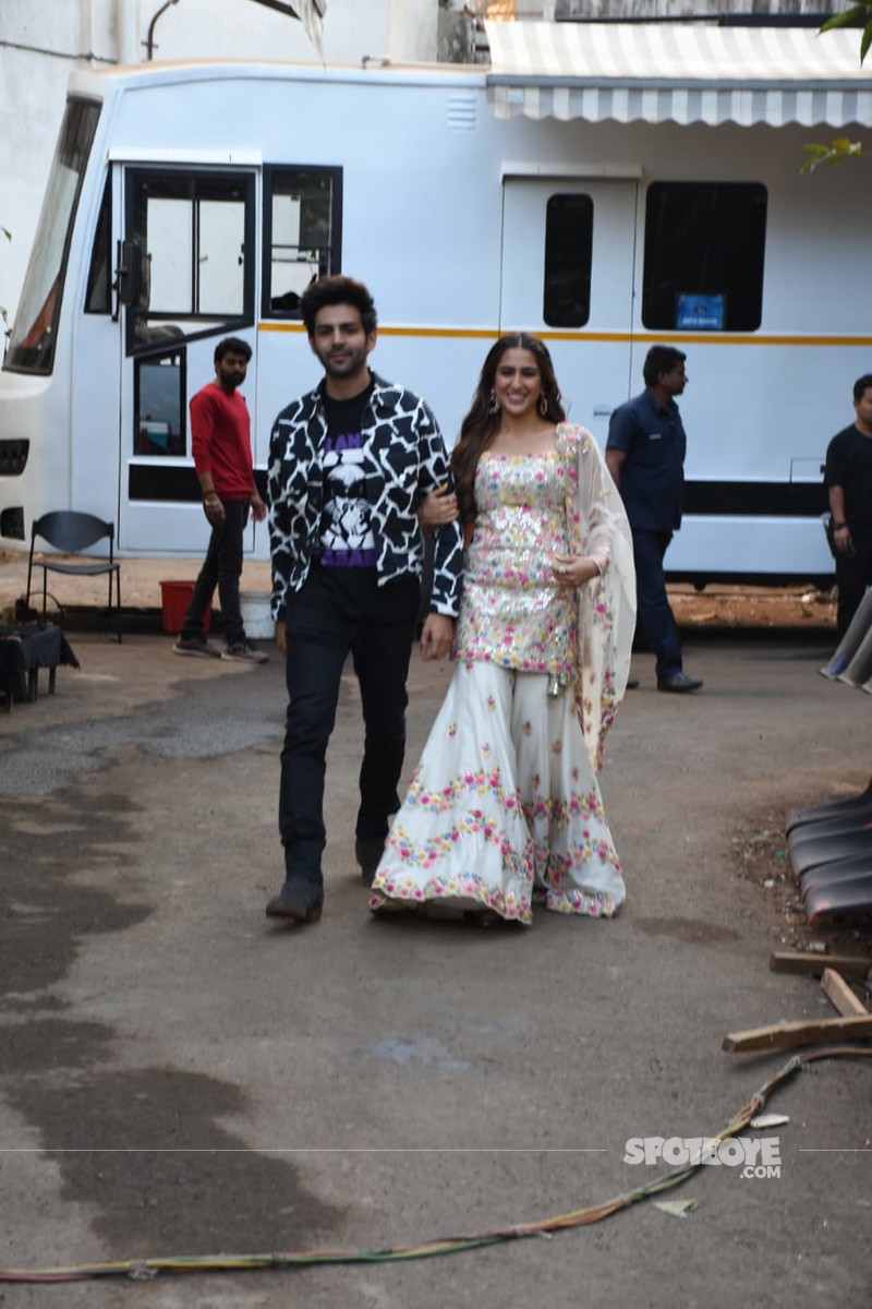 Kartik Aaryan and Sara Ali Khan at Love Aaj Kal promotions