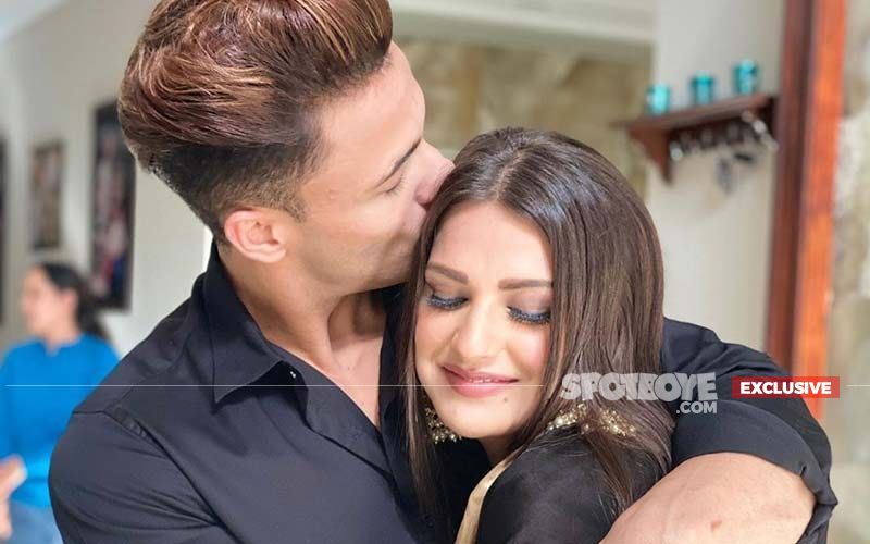 Himanshi Khurana Makes Her AFFAIR OFFICIAL: 'I Am Dating Asim And Have Met His Family, Everything Is Fine Now'- EXCLUSIVE