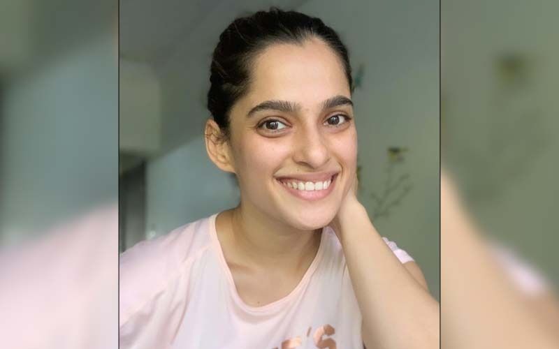 Priya Bapat Overcomes Phobia Of Needles To Donate Blood Post Covid Recovery