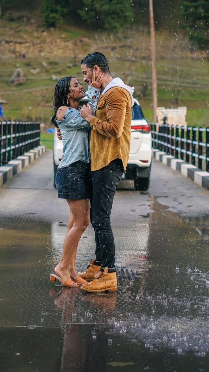 Baarish Ban Jaana This Shot Of Hina Khan And Shaheer Sheikh From The Love Ballad Looks Every Bit Romantic See Pic