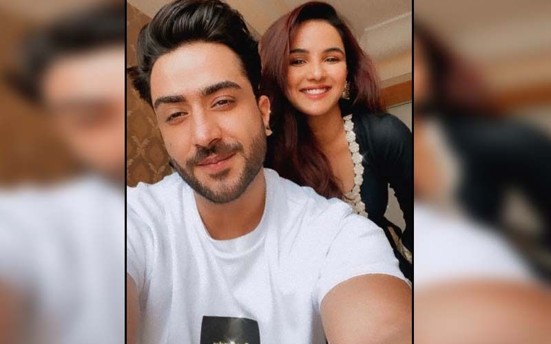 Aly Goni Channels His Inner Poet As He Drops A Monochrome Photo; Ladylove Jasmin Bhasin Says ‘Uff Kya Ada Kya Jalwa Hai’